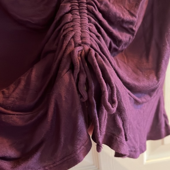 Aeropostale-large-plum cinch front, cropped blouse. V-neck top. Drawstring. - Picture 3 of 8